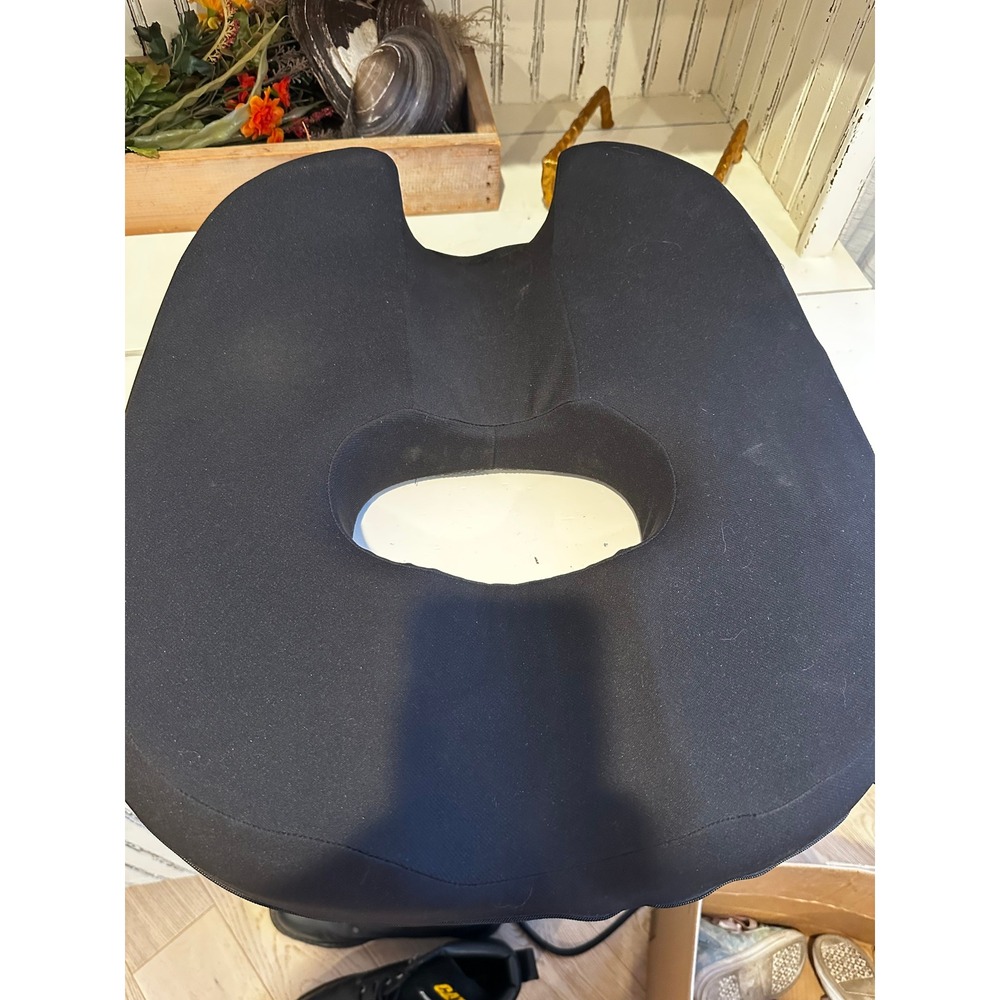 MaryGona Donut Seat Cushion Orthopedic Tailbone Pain Relief Pillow Black